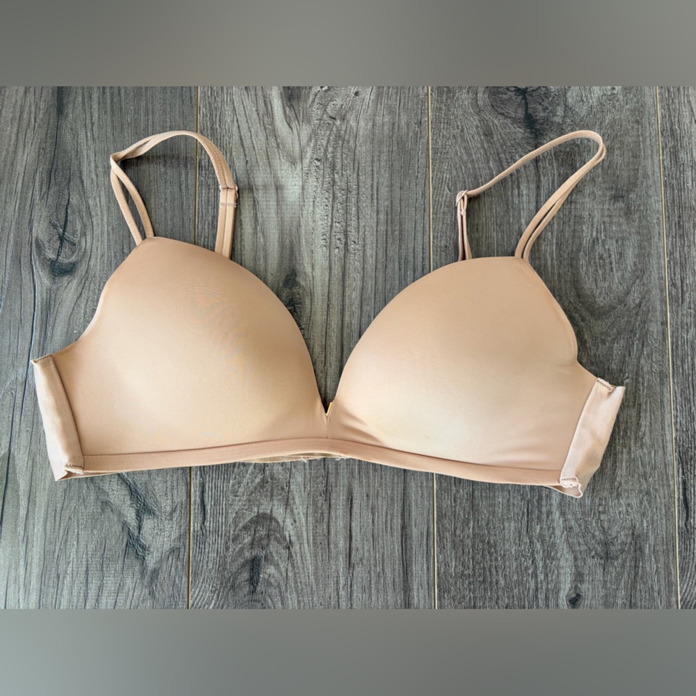 2/$18 Bras Victoria's Secret Nude Coloured Padded Wireless Bra 36B